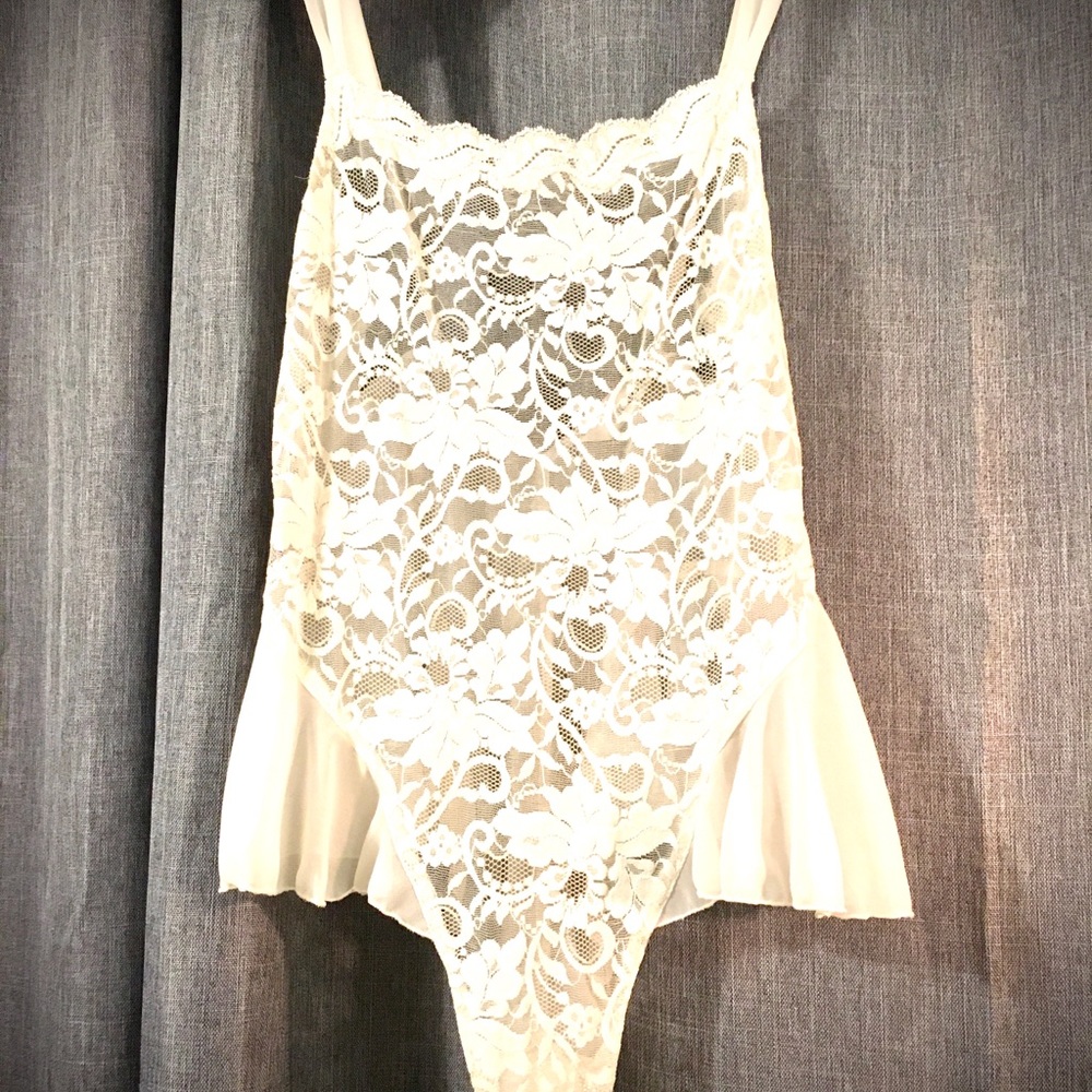 Victoria’s Secrets white lace